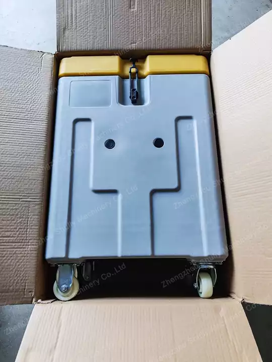 Dry ice container with wheels