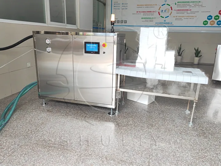 Why Custom Size Dry Ice Blocks Are Essential For Cold Chain Shipping &Amp; Food Export? 2 Dry ice block machine for sale